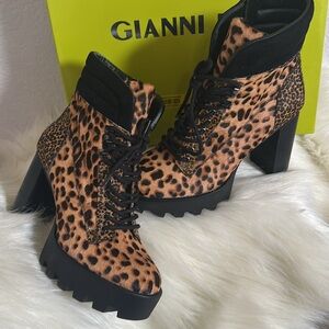New in box Gianni Bini Ambray Animal Cheetah Print Hair Calf boots size 8